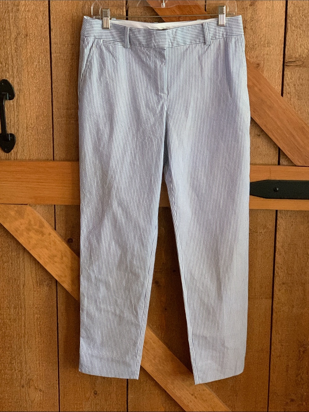 TALBOTS Blue and White Pinstripe Seersucker Cropped Pants Size 4
